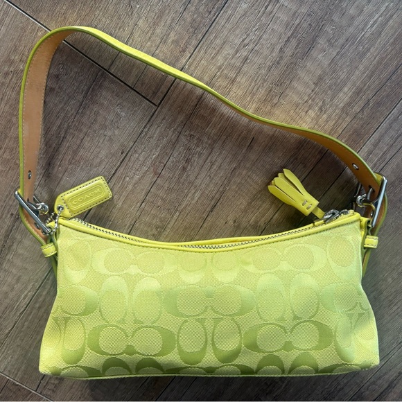 Coach Handbags - 💛💚COACH 6371 Y2K Lime East-West Hampton Signature Demi Soho Baguette💚💛
